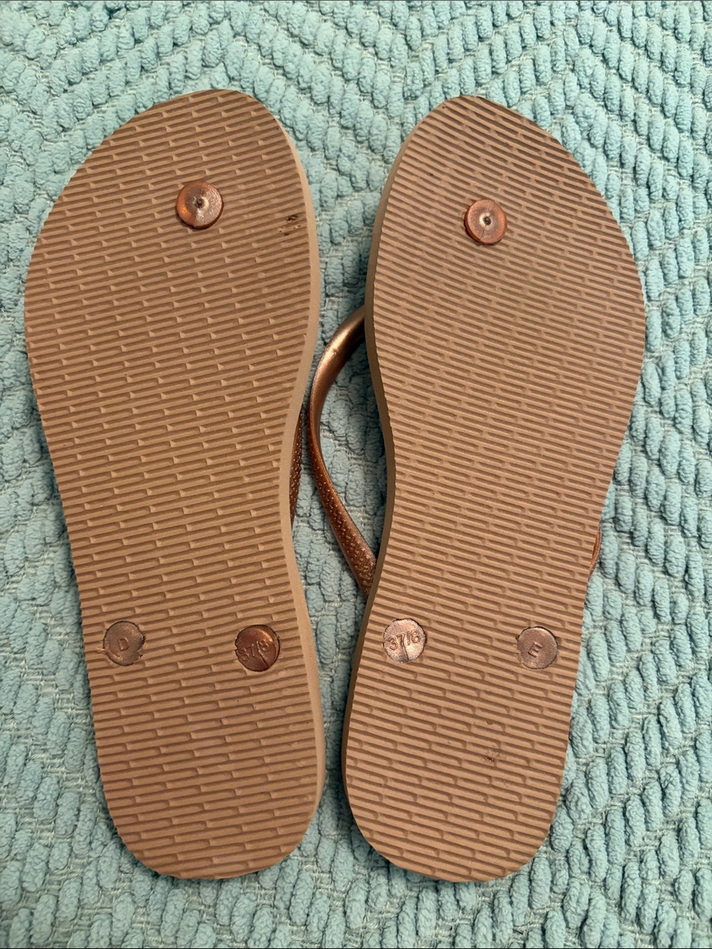 Havaianas Women’s Flip Flops - Rose Copper/Bronze - Picture 4 of 5